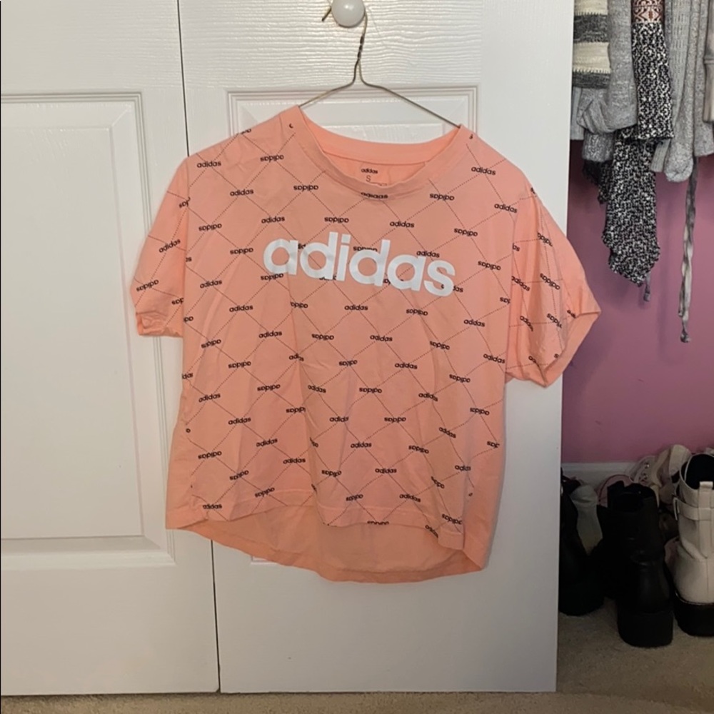 Adidas tee shirt women’s small